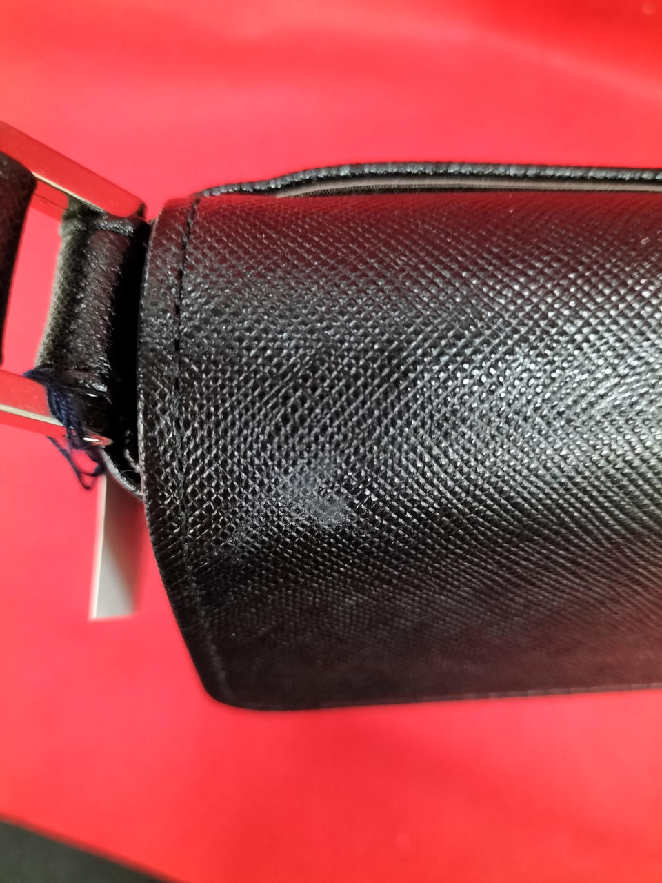 汚れ、若干のベタつきあり