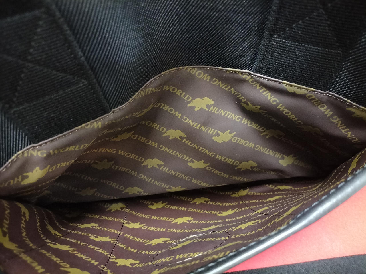 正面ポケット内部