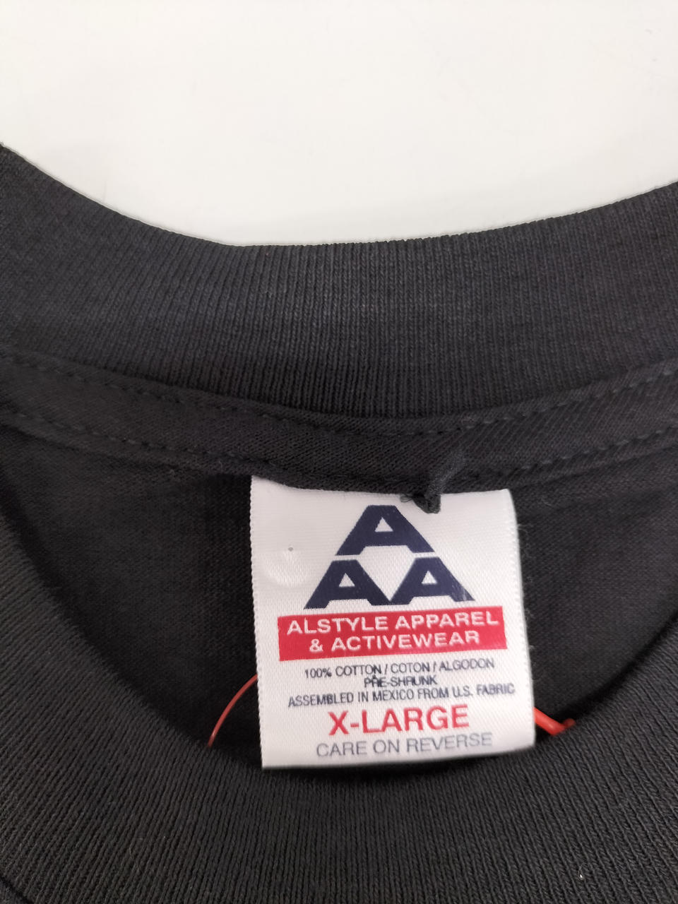 襟元ほつれあり