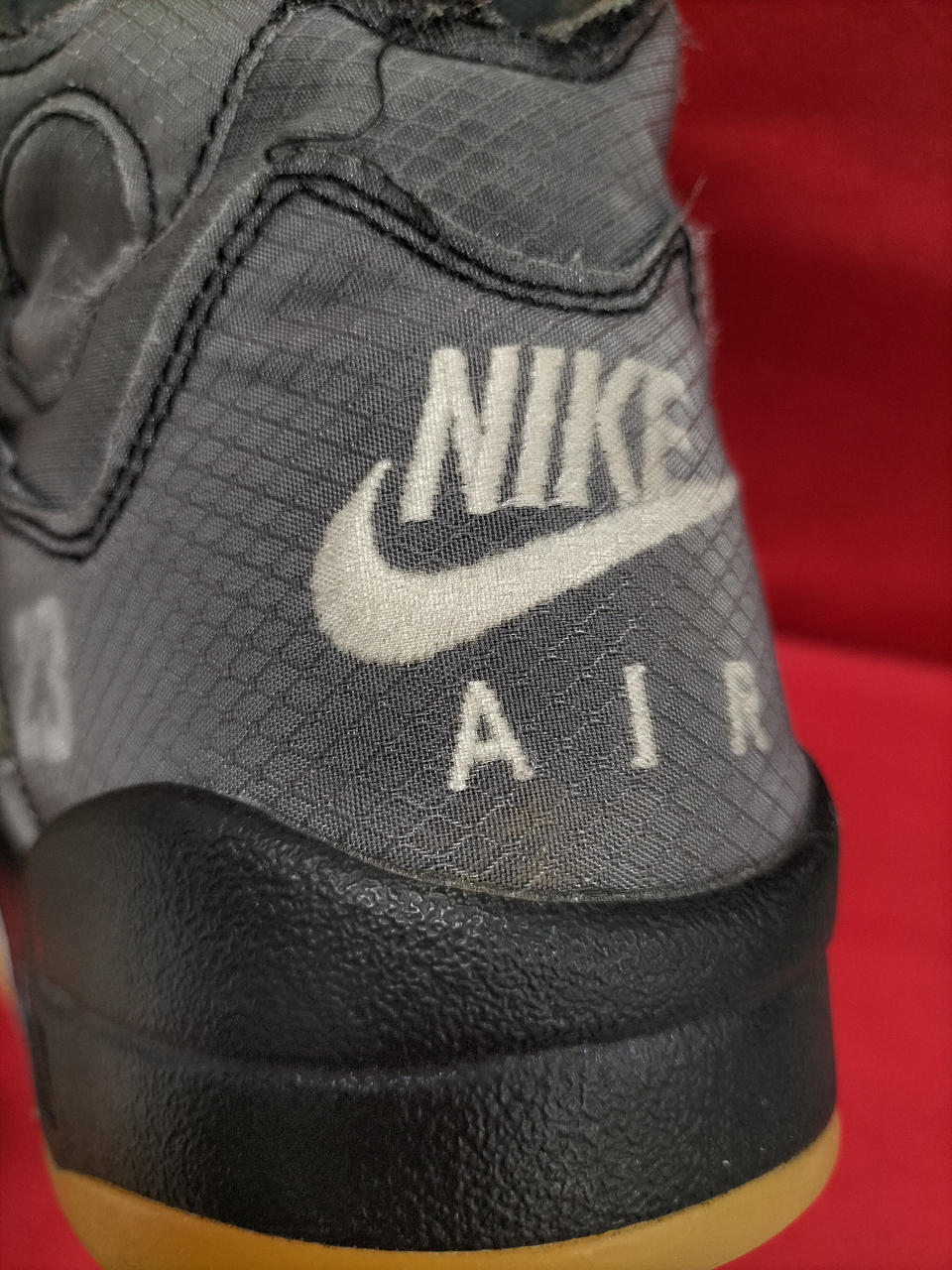 左足側　汚れあり