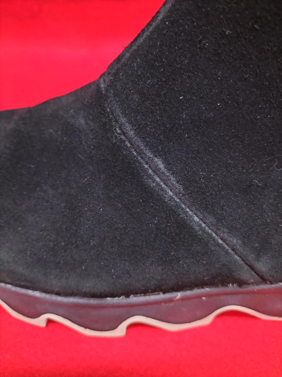 両足色擦れあり