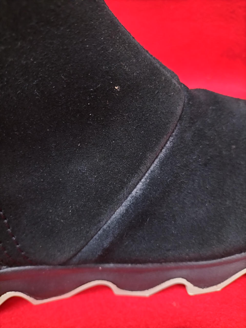 両足色擦れあり