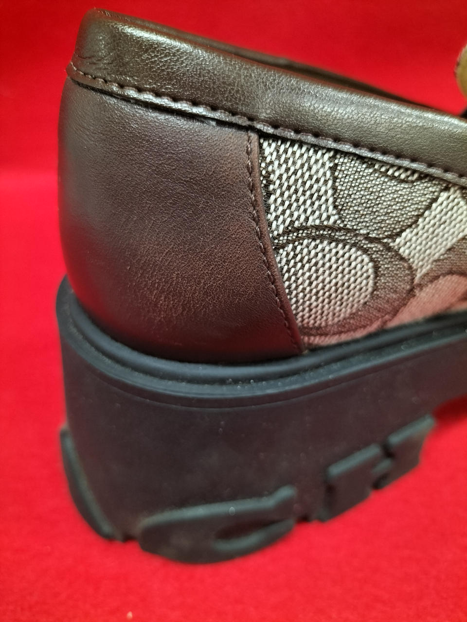 踵部分擦れあり