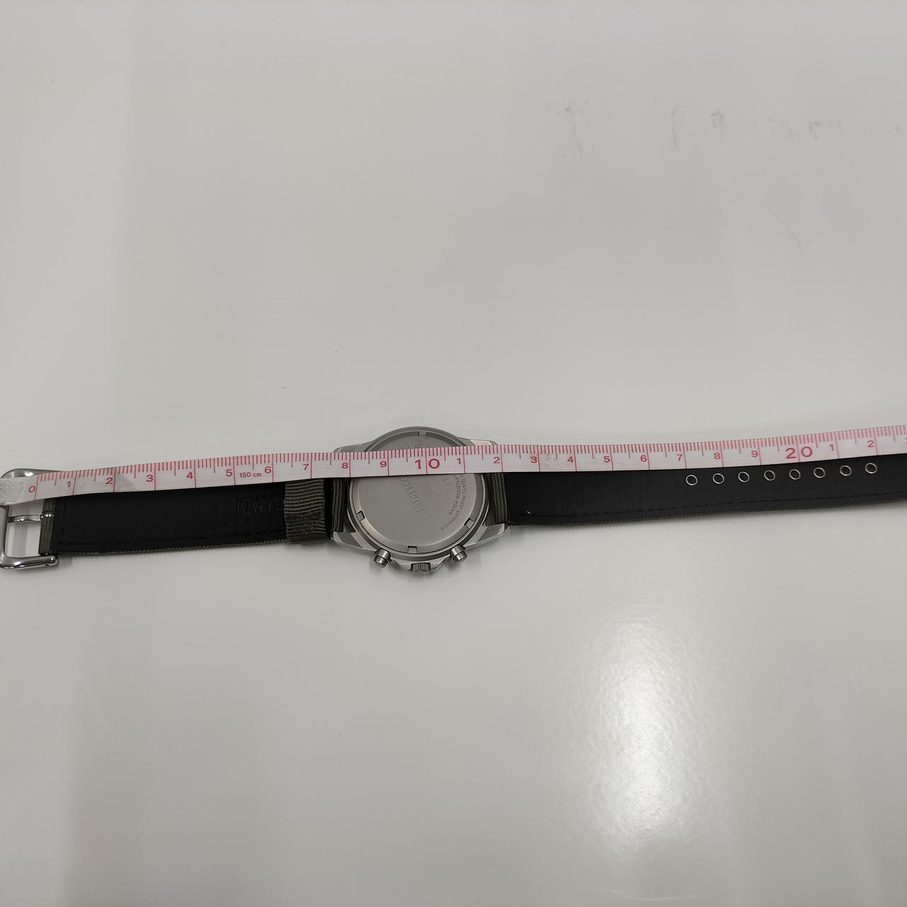腕周りサイズ最大約22cm
