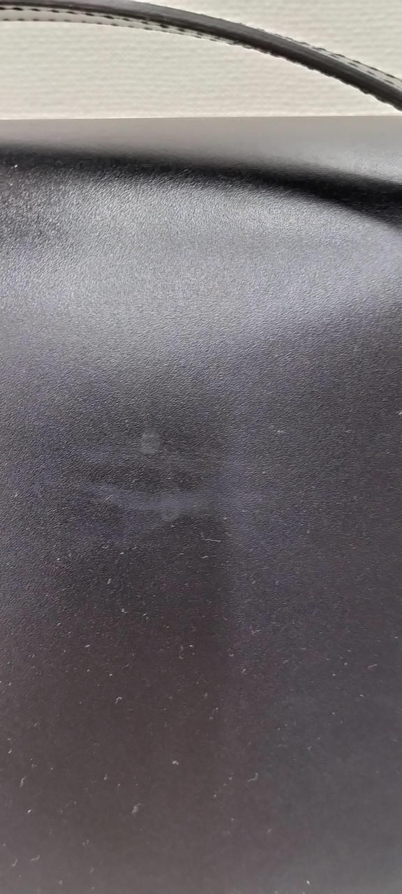 背面汚れあり