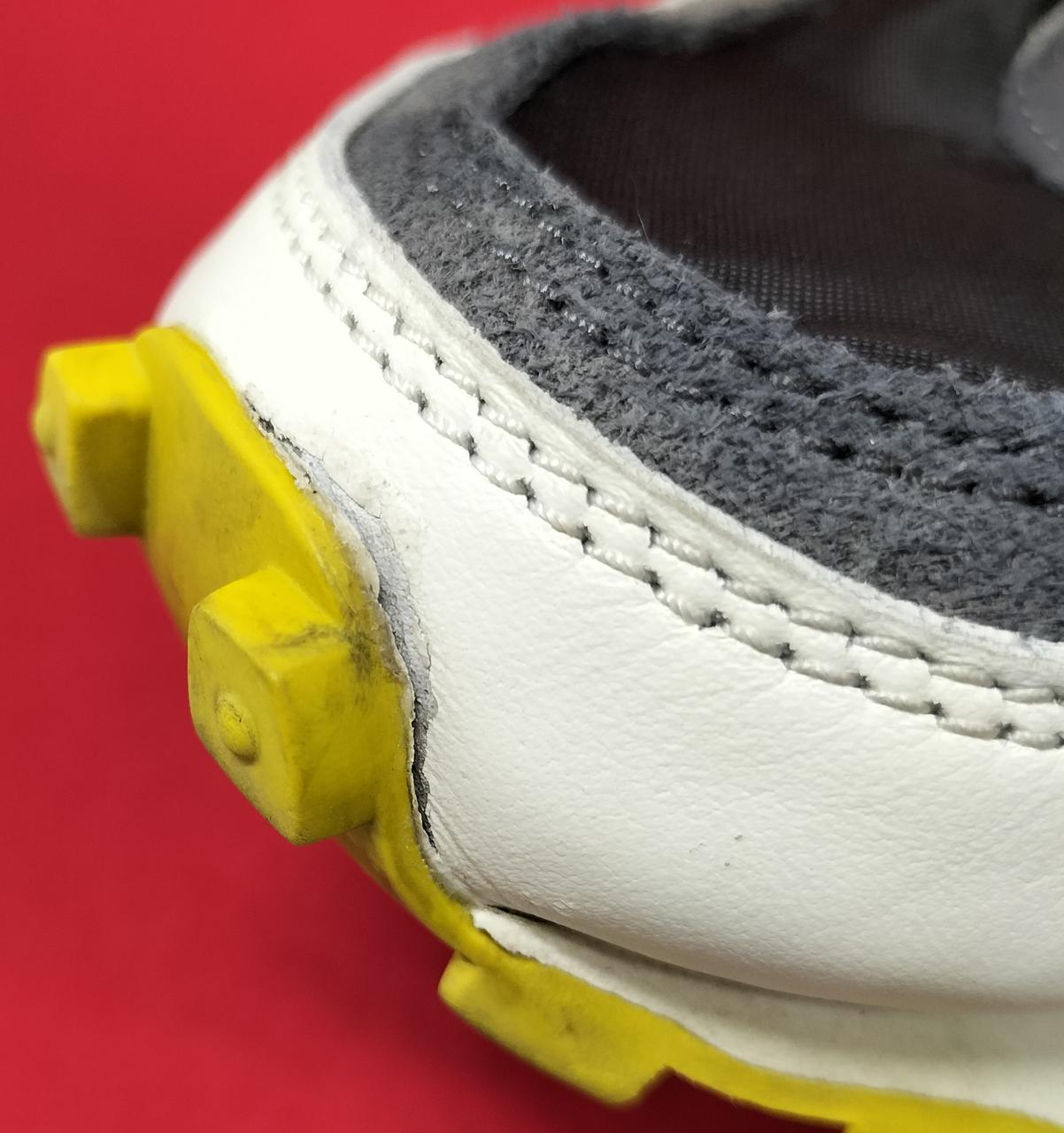 右足側先端劣化あり