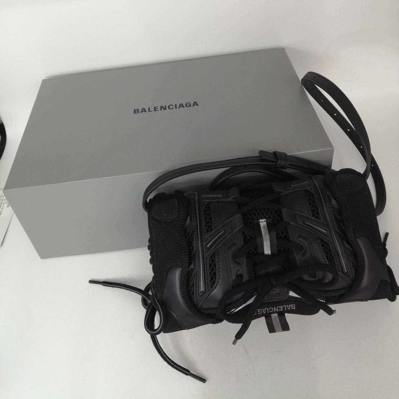 BALENCIAGA ブラック ショルダーバッグスニーカーヘッド BALENCIAGA|スニーカーヘッドショルダー|HARDOFFオフモール（オフモ