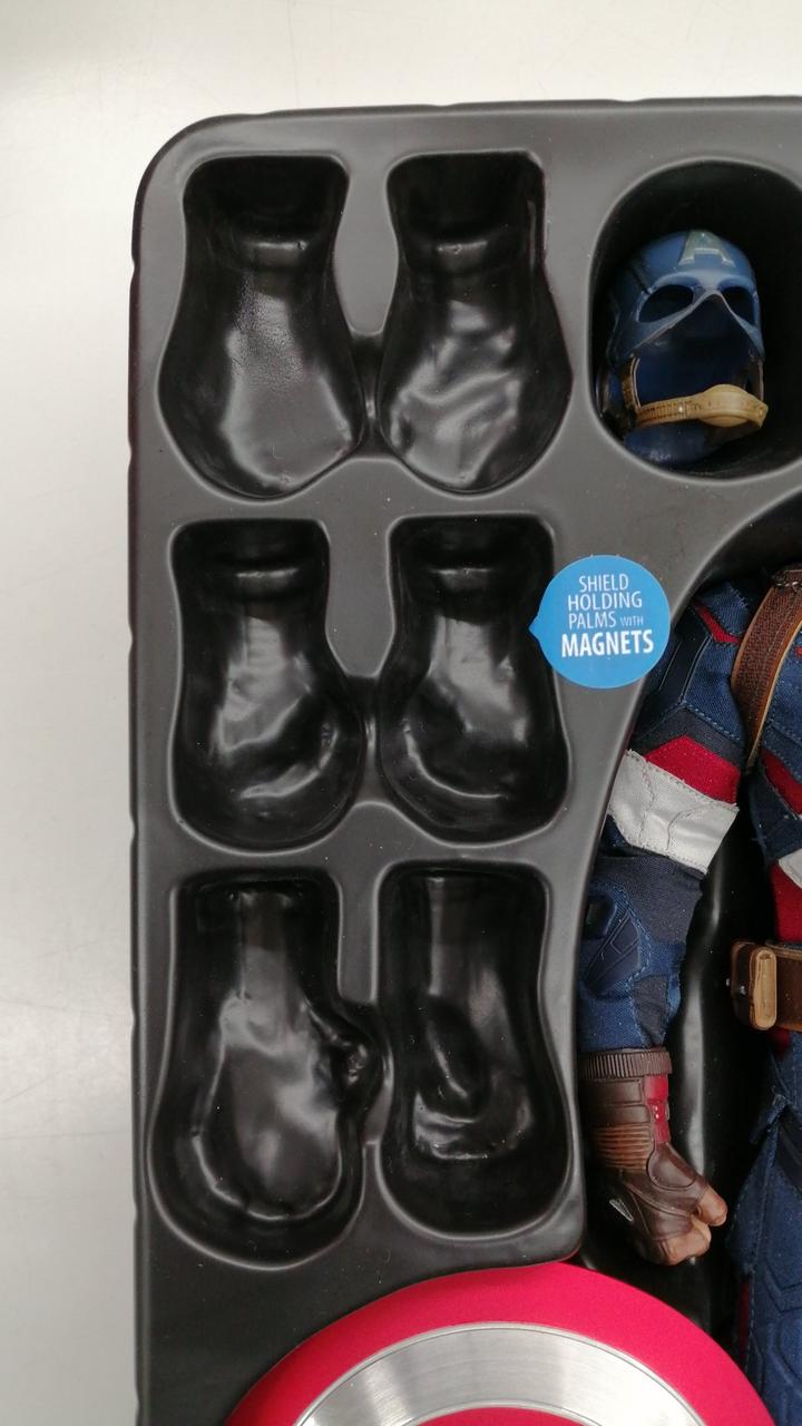 Hot Toys キャプテン・アメリカ 1/6フィギュア(部品欠品あり) Hot Toys