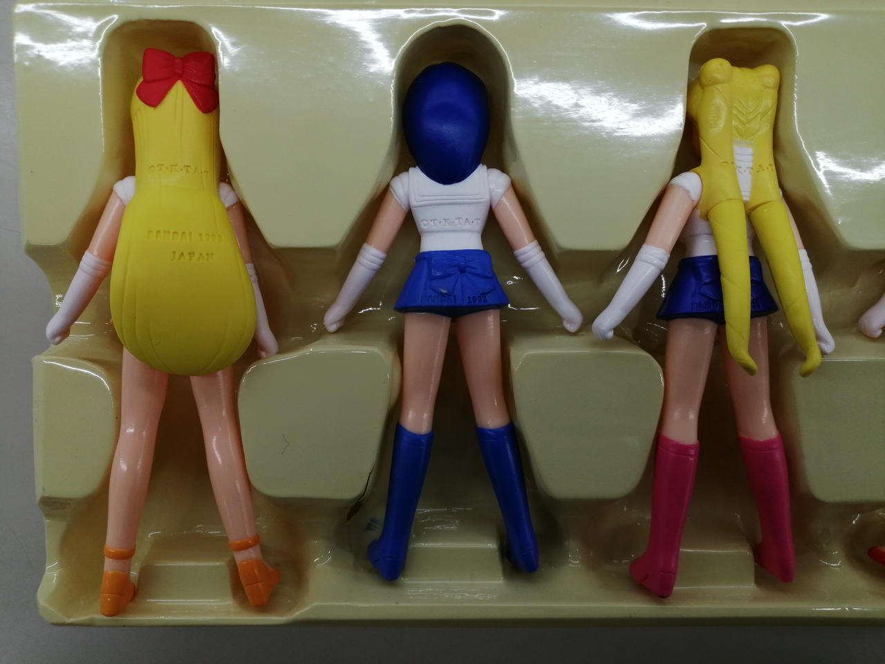 フィギュア後ろ側