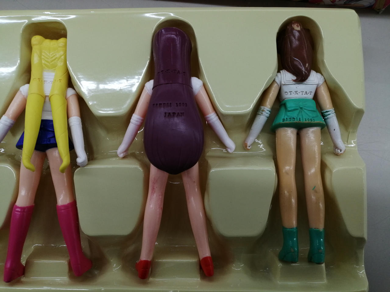 フィギュア後ろ側