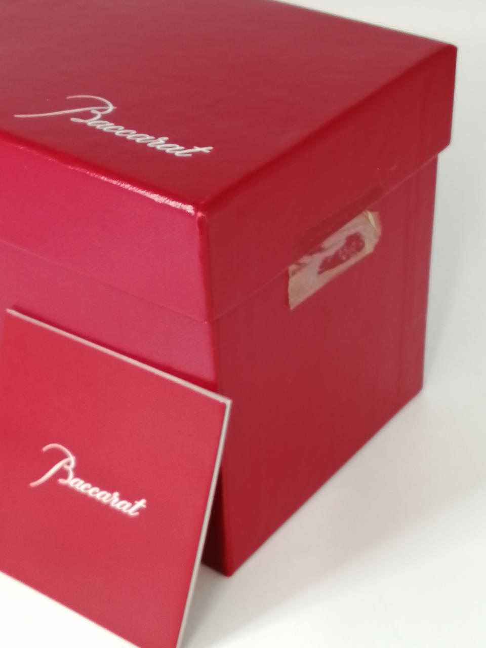 テープあとあります。