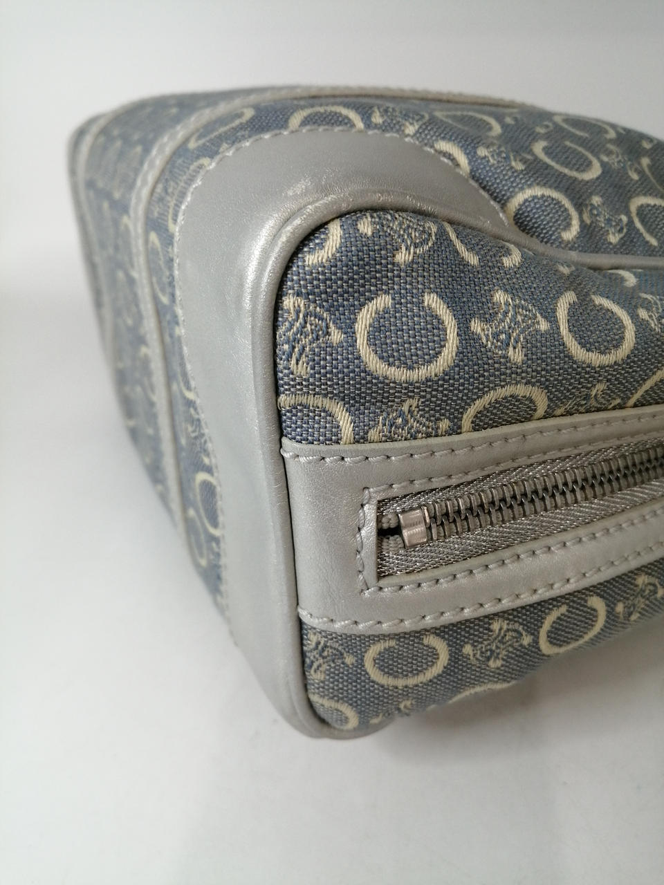 角スレ汚れなどあります。