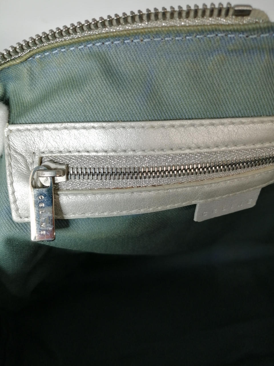 内側など汚れなどあります。