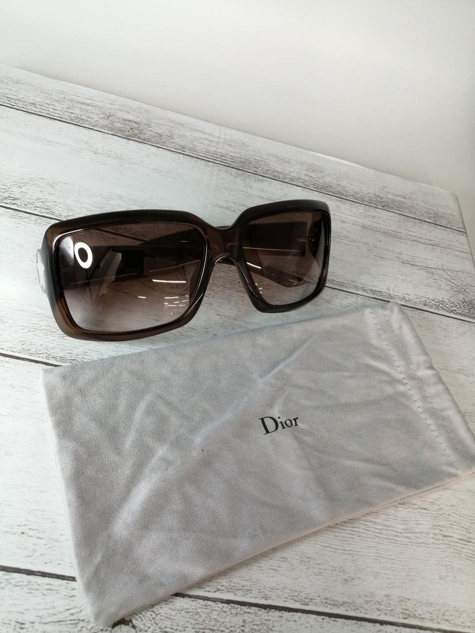 正規品 クリスチャンディオール Dior サングラス 袋 ハードケース クロス クリスチャン ディオール(CHRISTIAN DIOR)|サングラス|HARDOFF