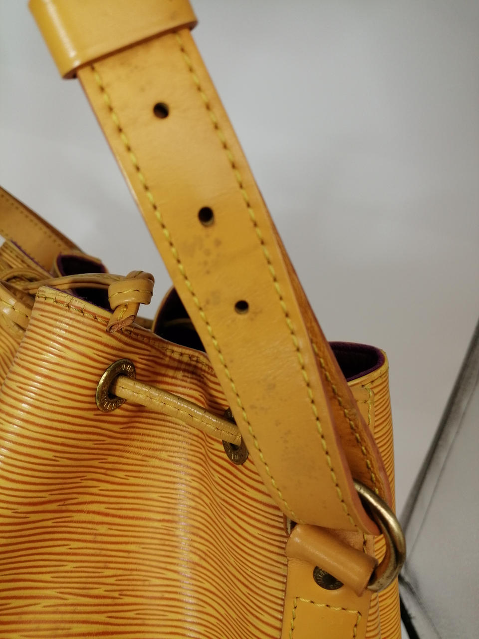 シミ汚れあります