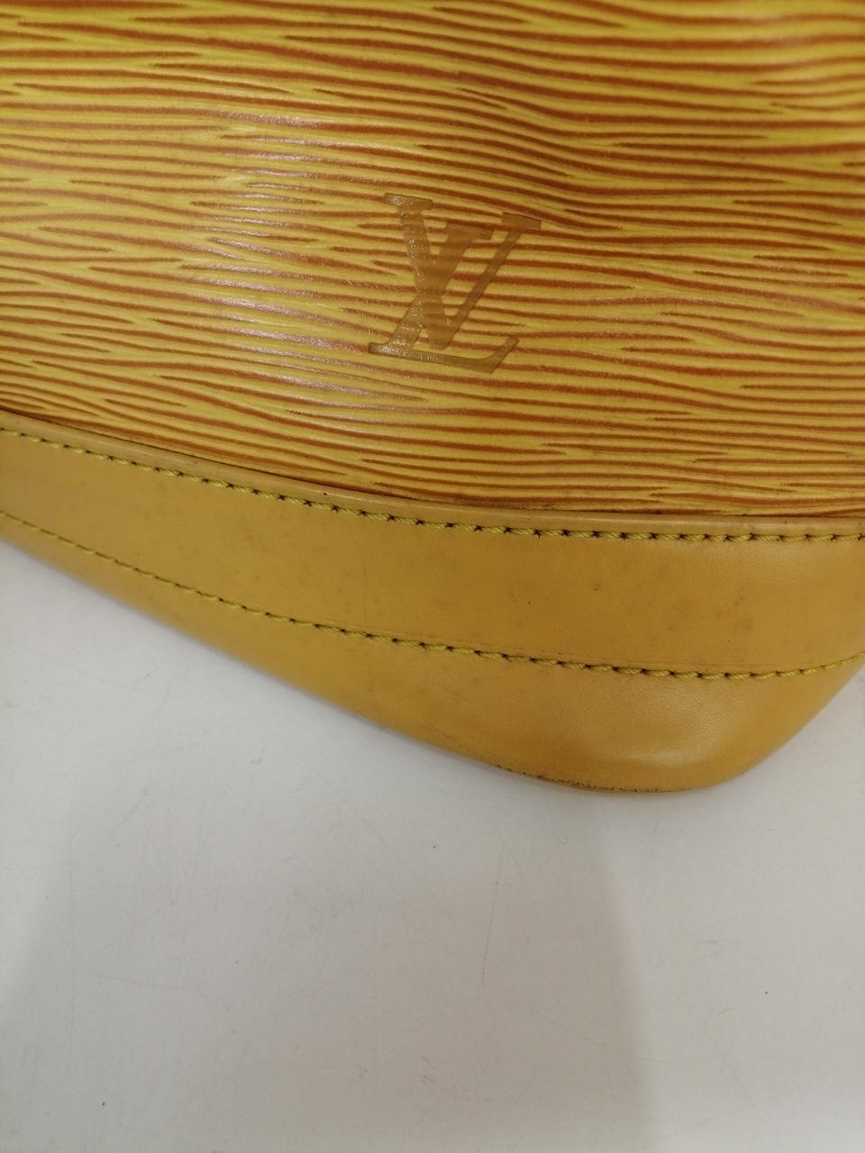 シミ汚れあります