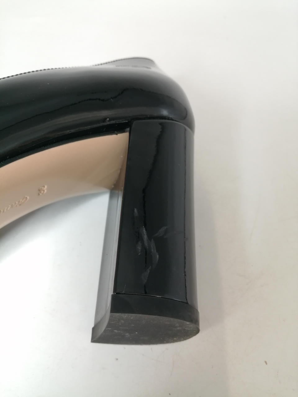 傷があります。