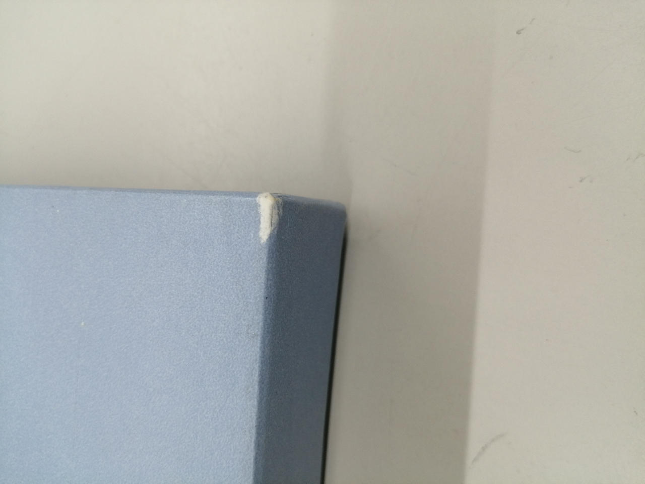 箱　角スレあります