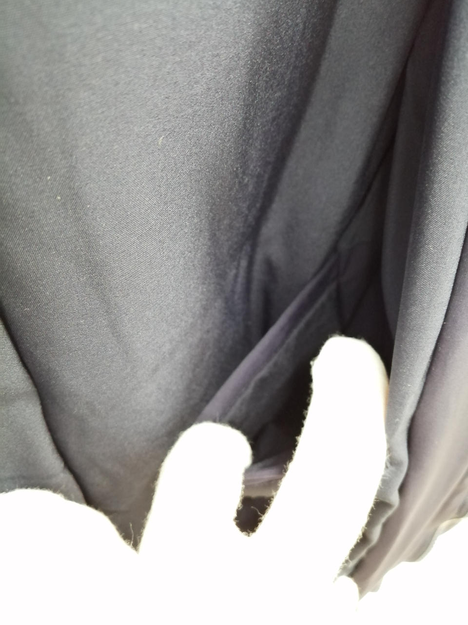 左側に胸ポケットあります。