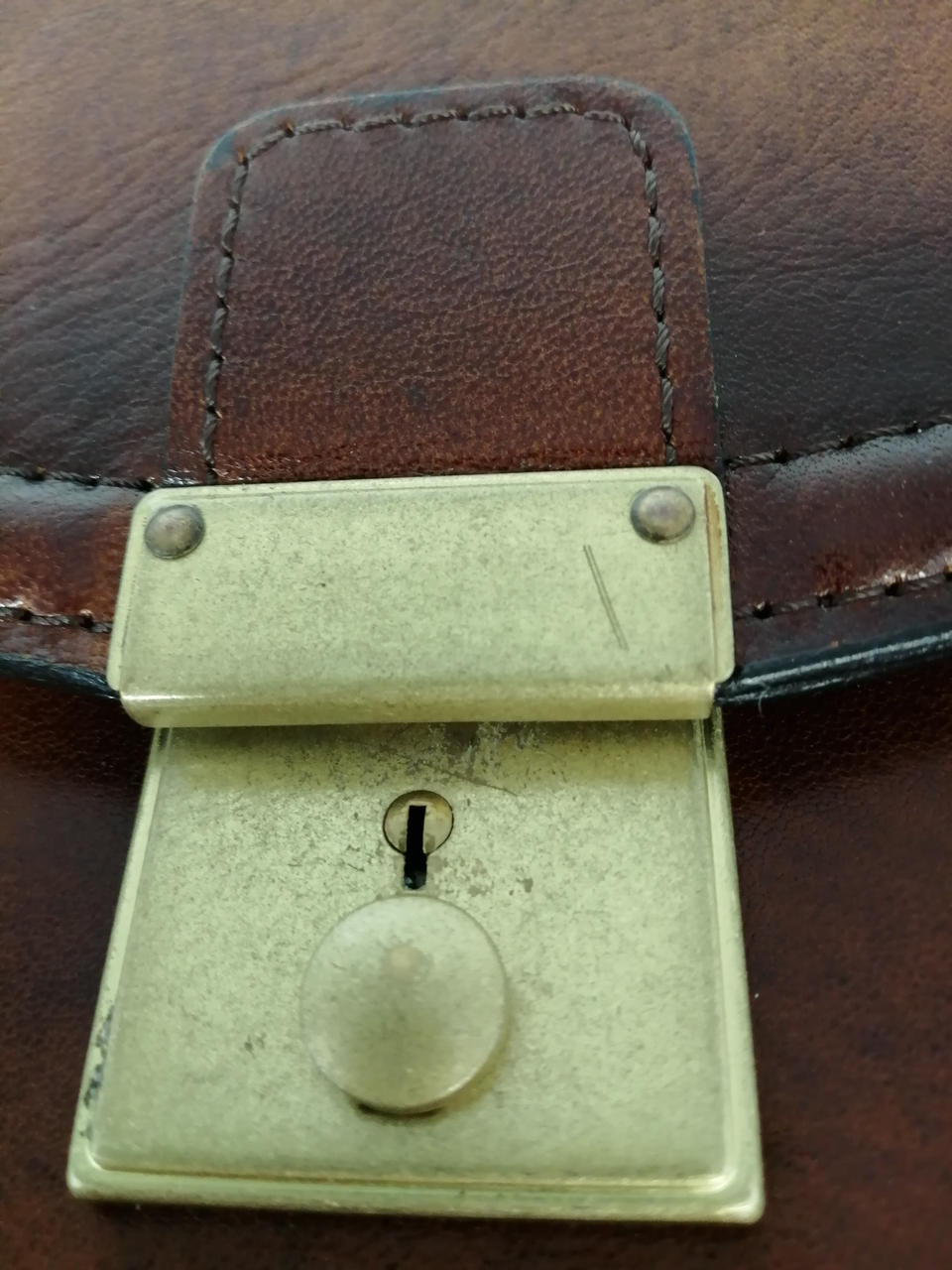 キズなどあります。