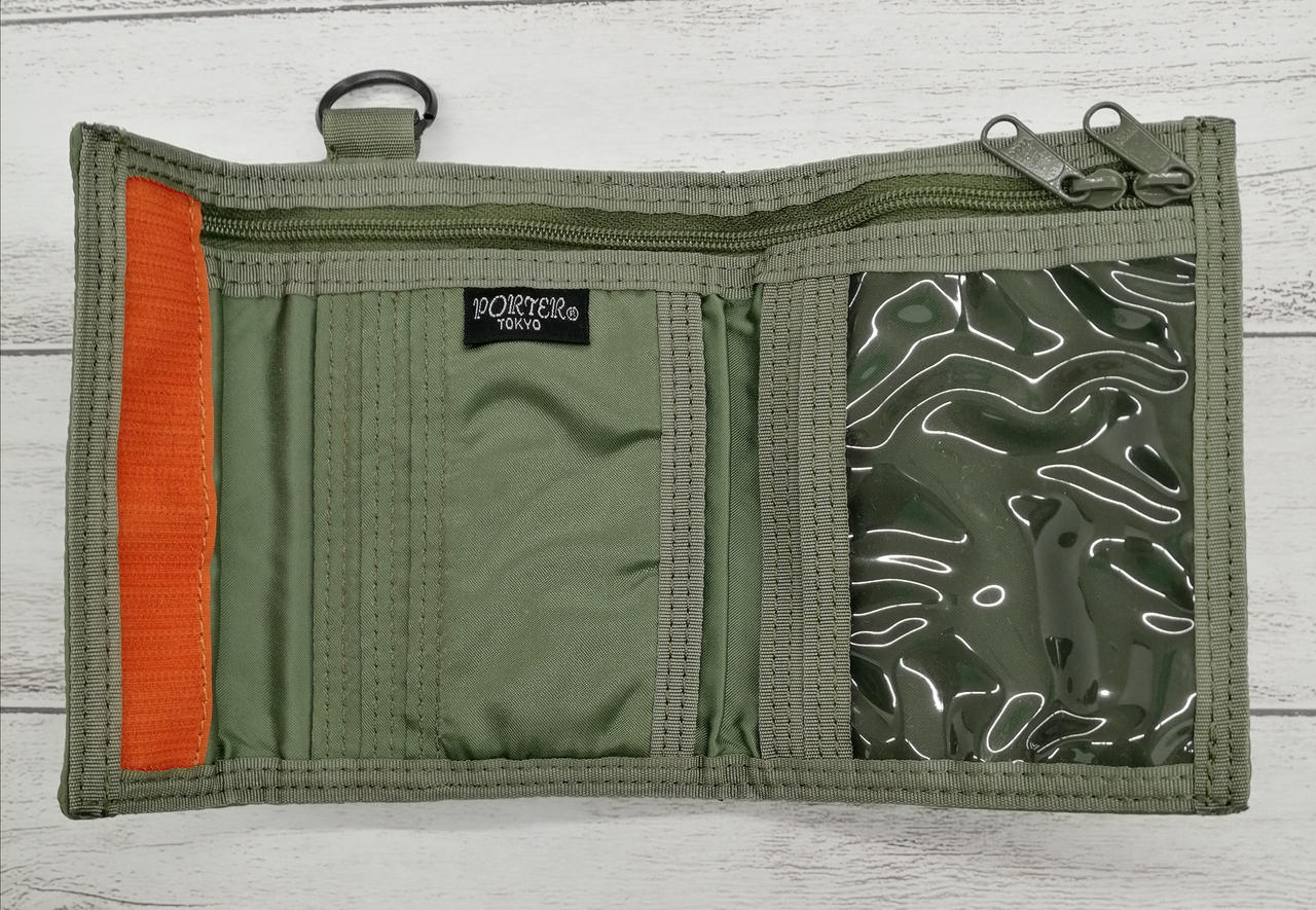 ポケット複数あり。