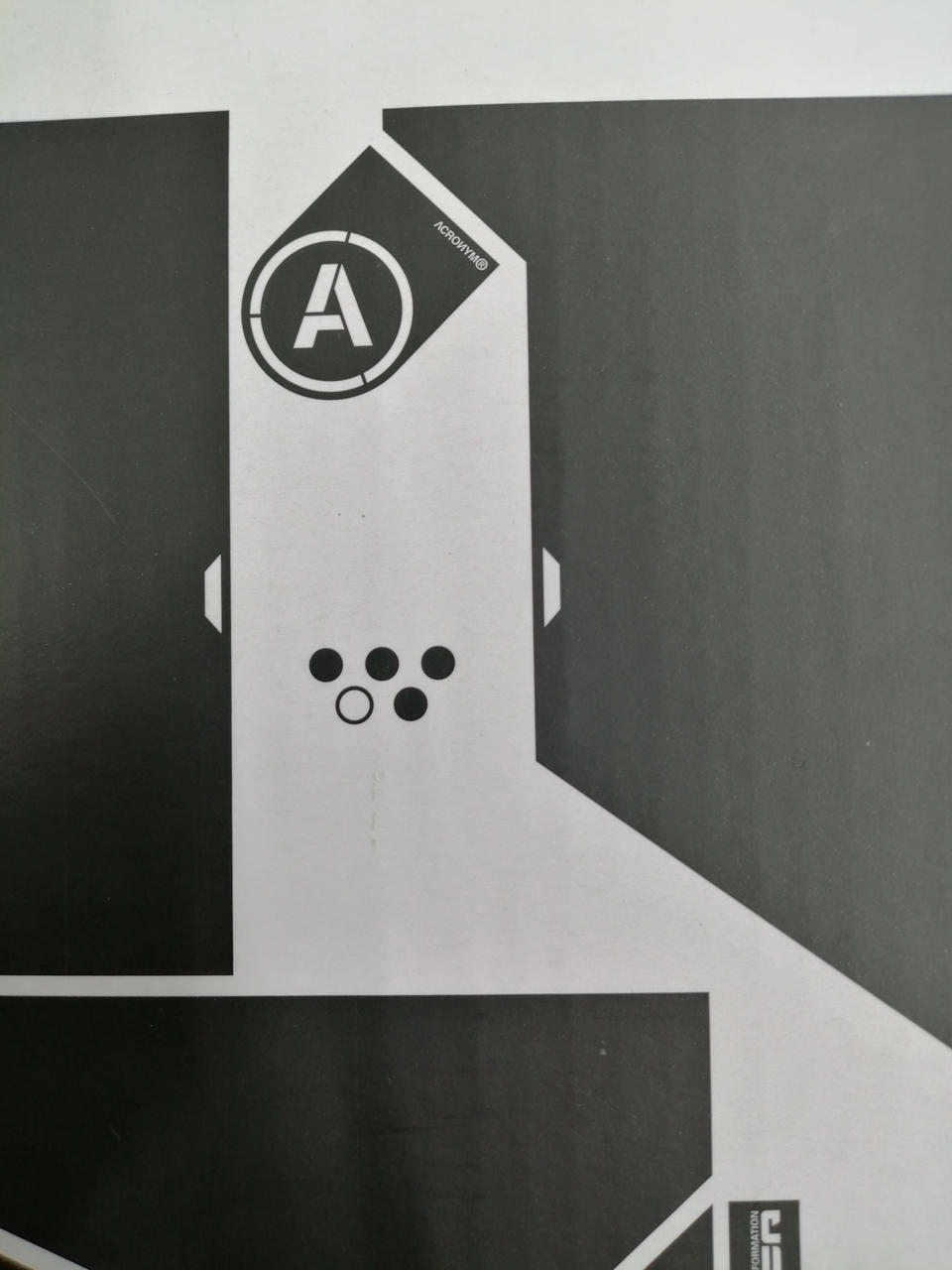 箱に汚れの付着あります