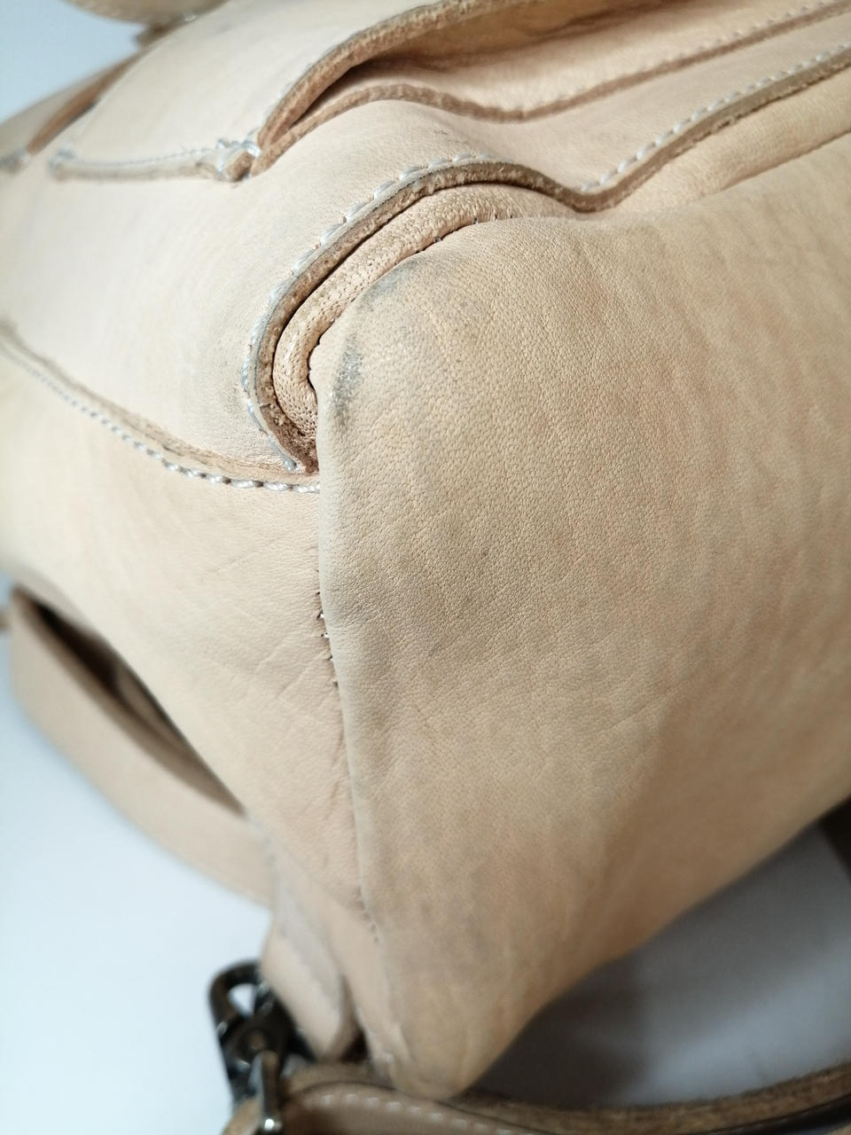 角スレや傷汚れなどあります。