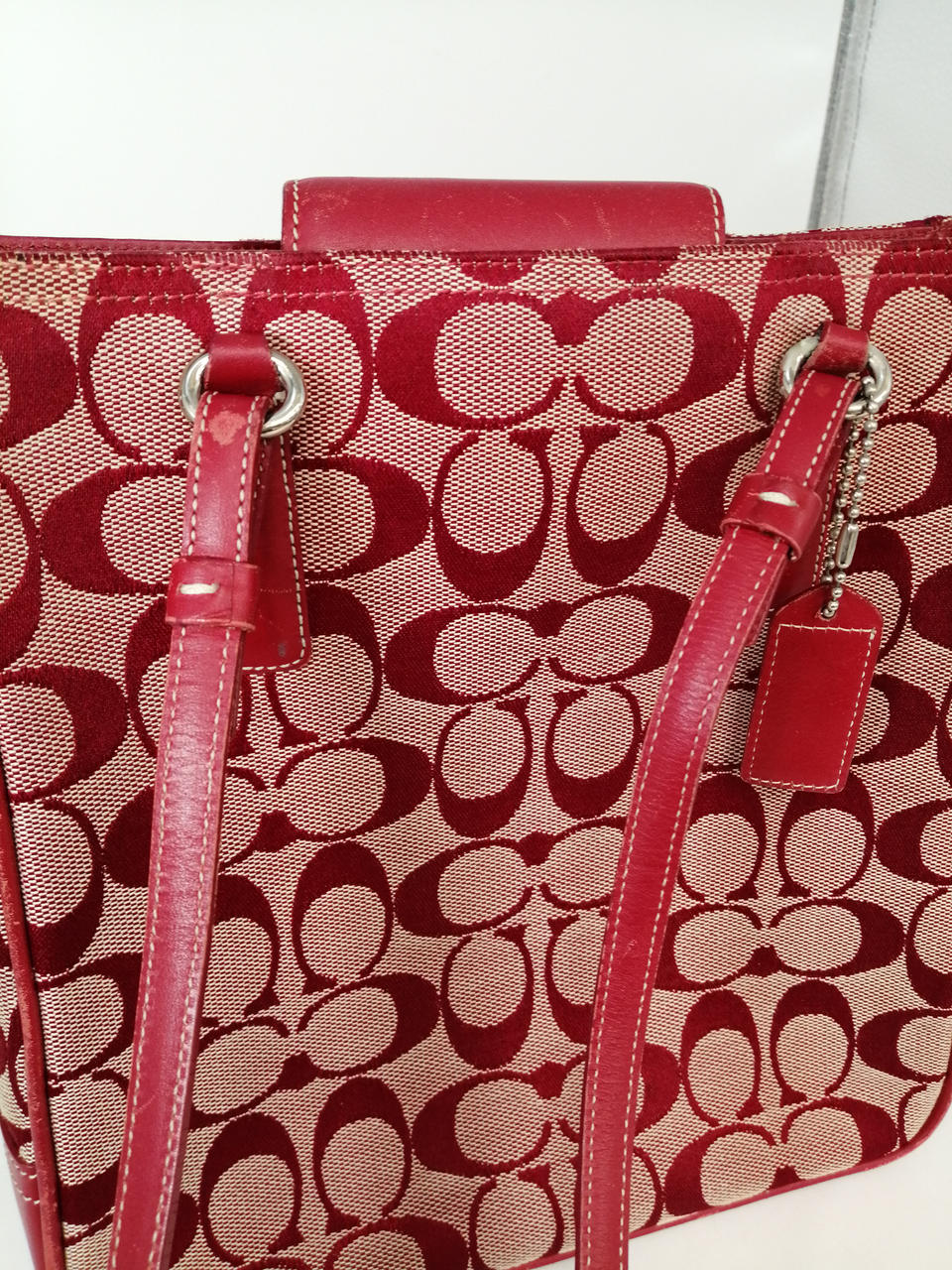 ショルダーのベルト部分に剥がれあり