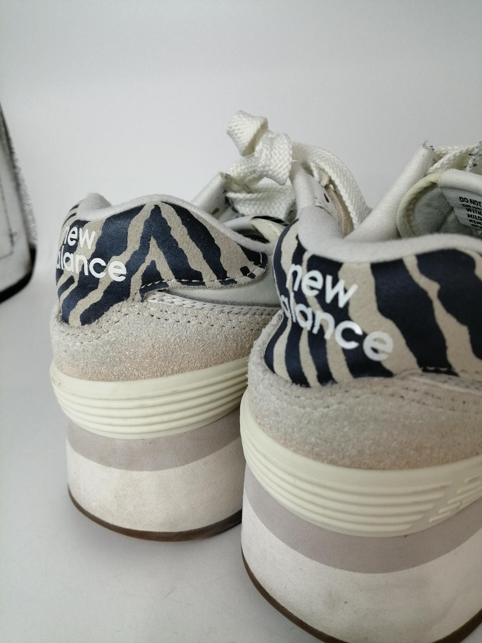 かかと潰れてます