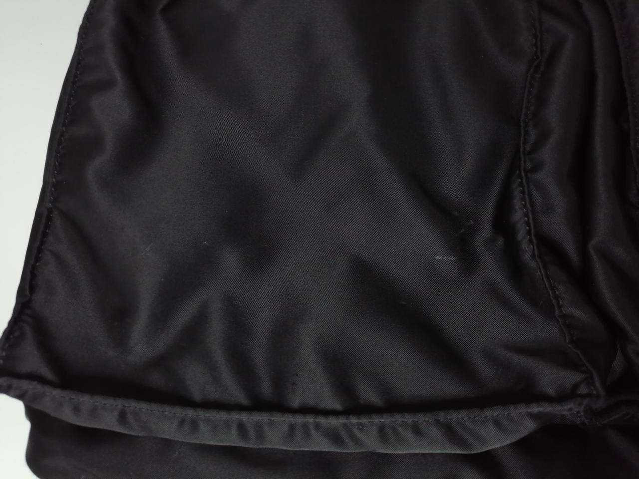 こちらも表側に白い汚れあります