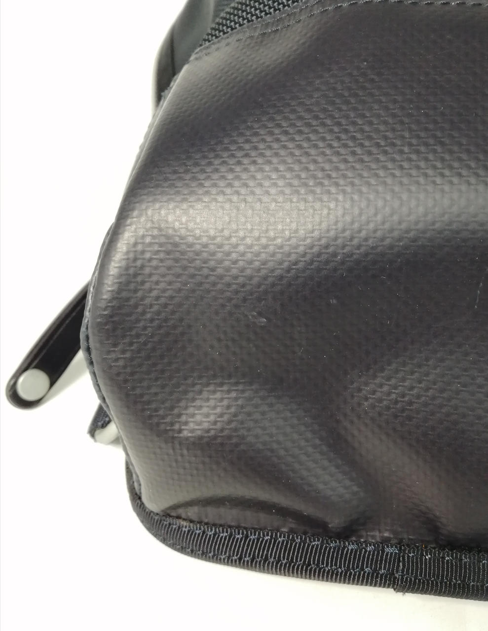 小さな擦れあります。