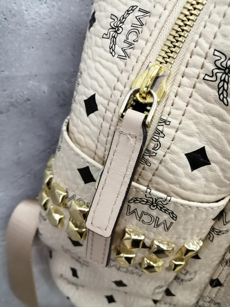 エムシーエム(MCM)|スタッズリュック|【ハードオフ公式通販】オフ