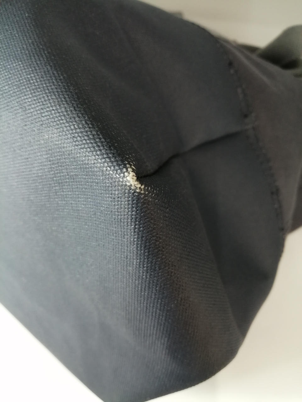 四隅に角スレなどあります。