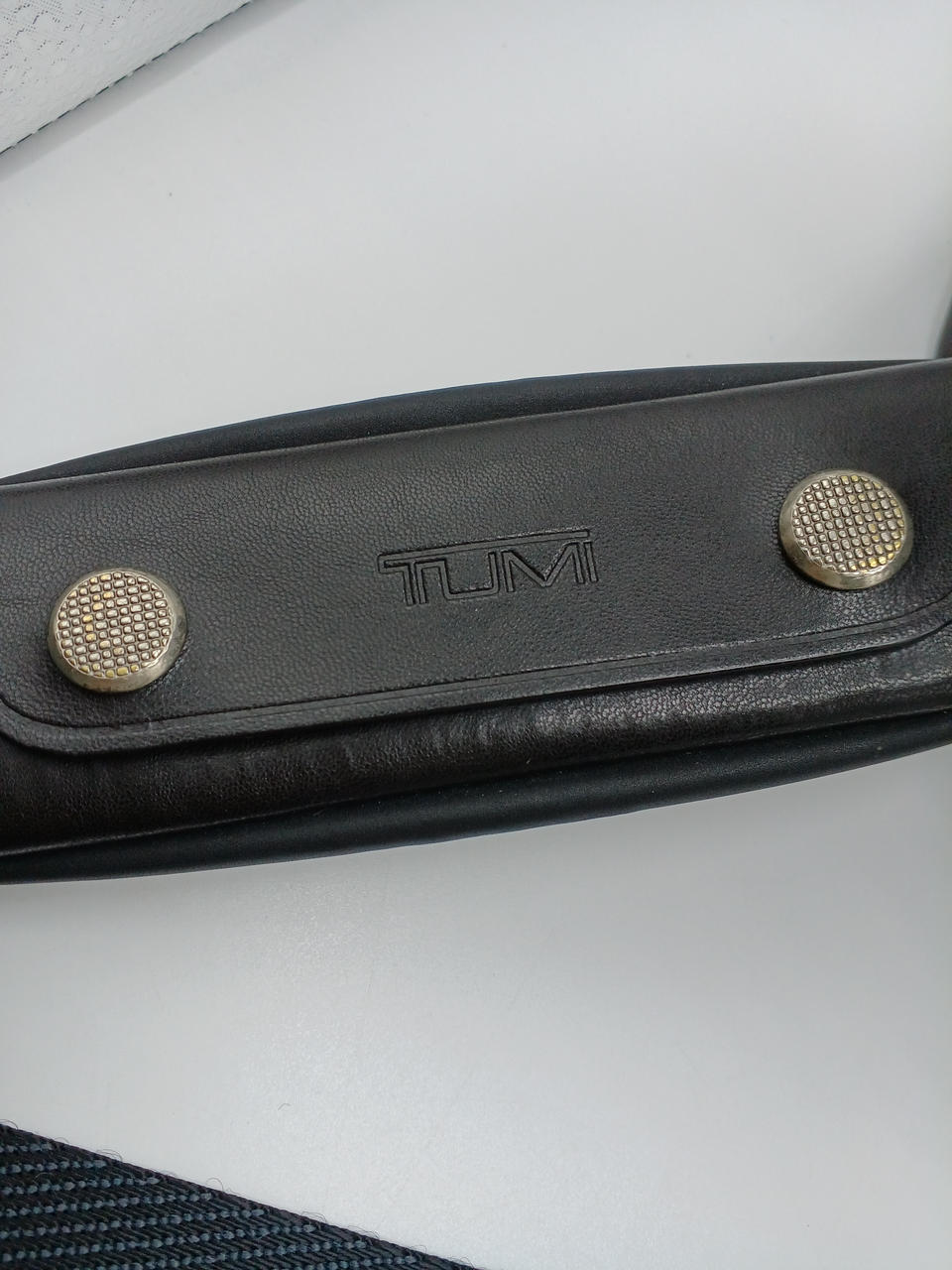 ショルダーベルトロゴ部分