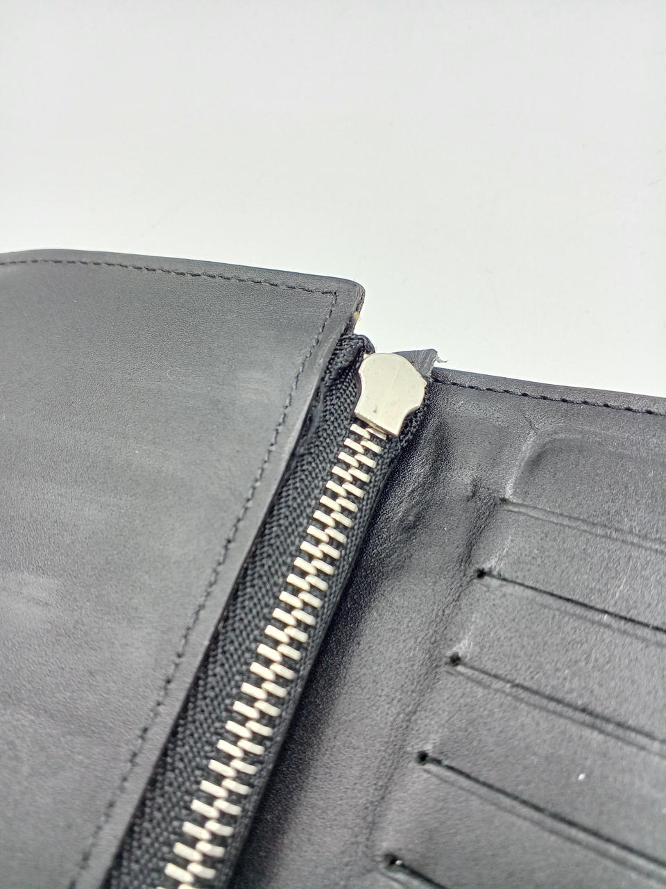 少しほつれています