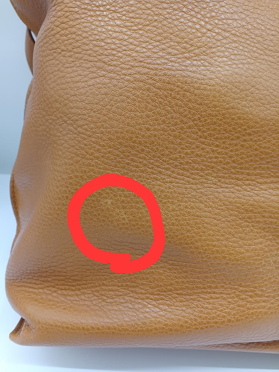 赤丸箇所はスレ部分です