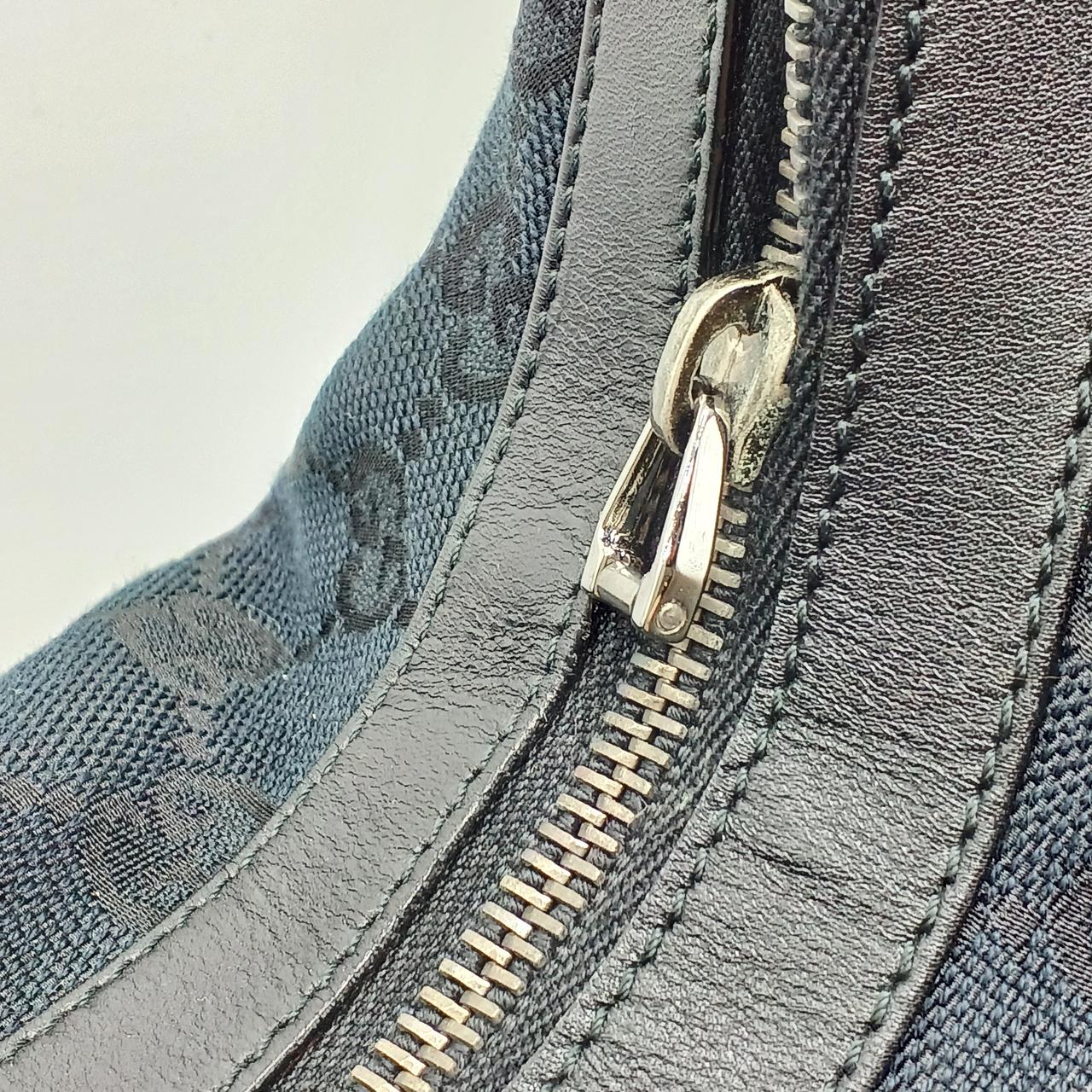 ファスナーレザー破損部分