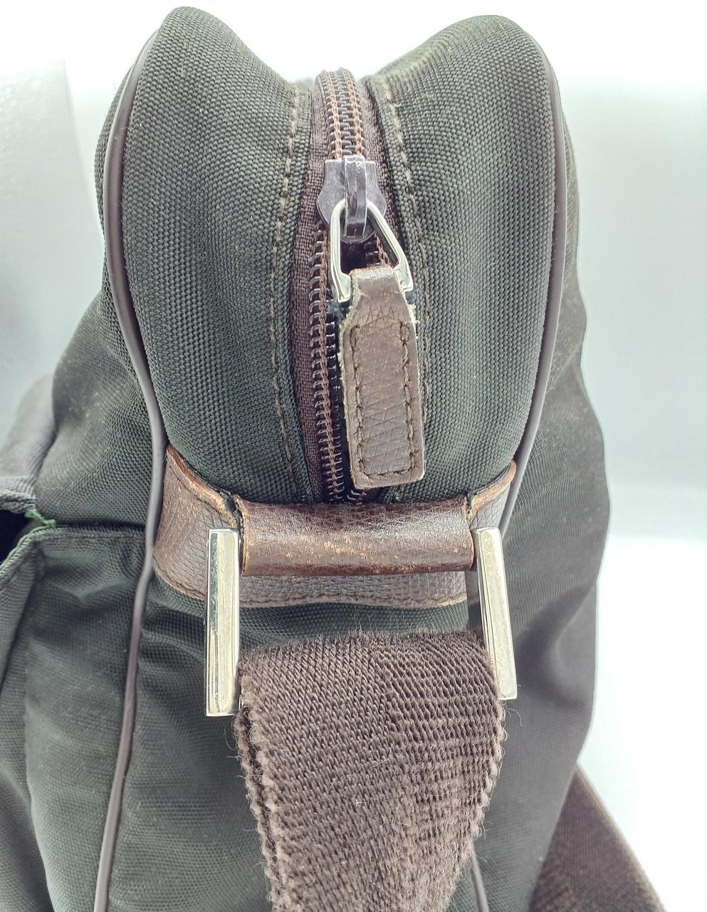 サイドレザー、ファスナー部分