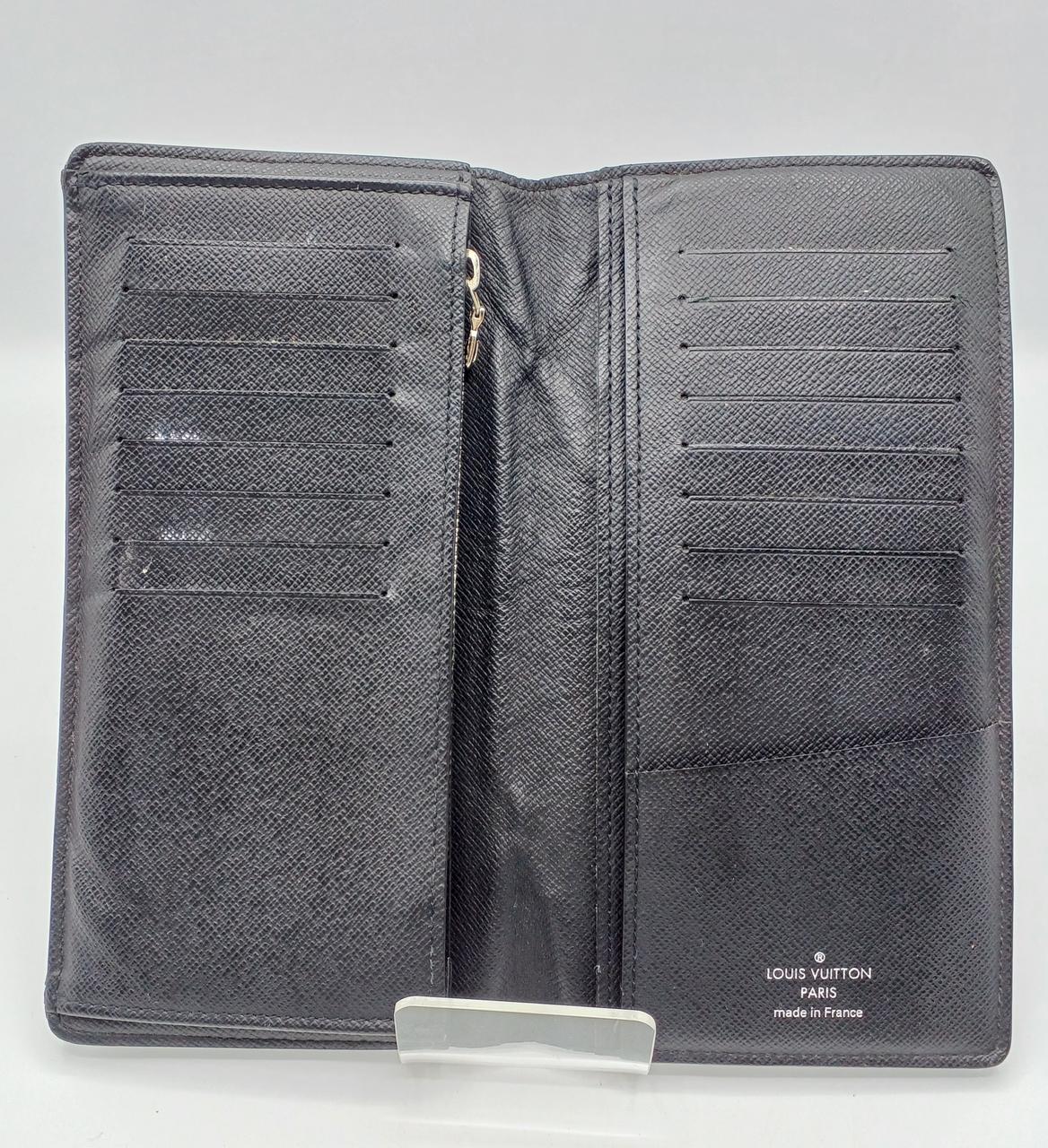 白い塗料のような汚れあり