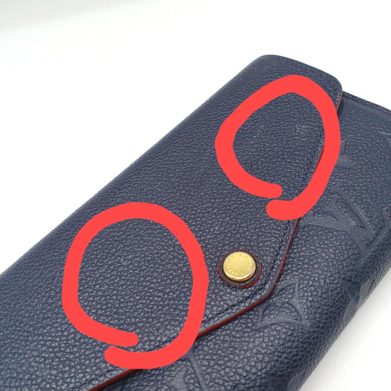 確認しにくいですが、赤丸箇所にキズあり