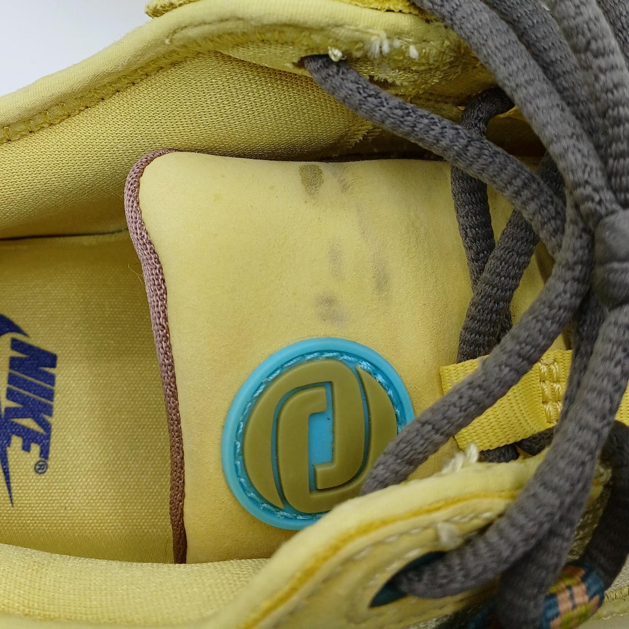 紐の痕があります