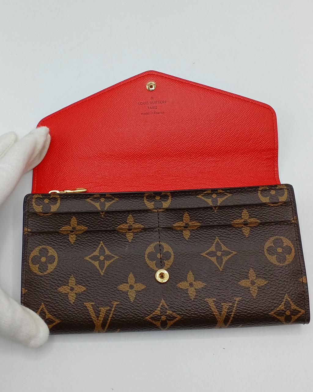 カードポケットにも反りがございます