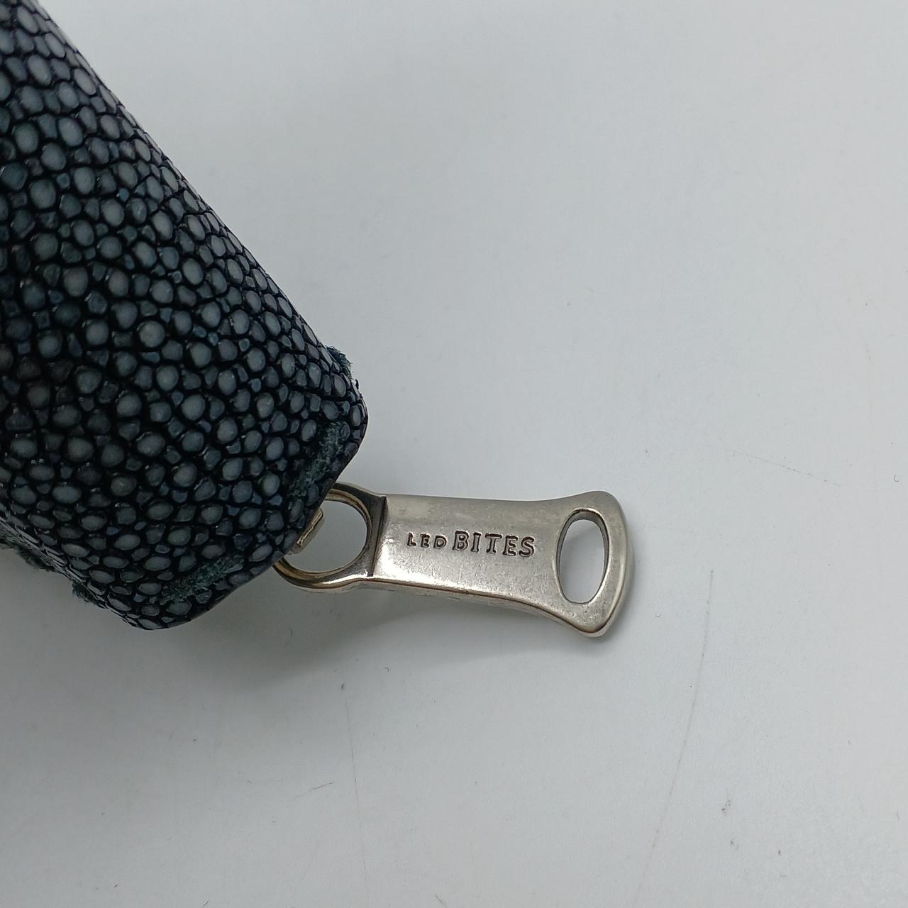 ファスナー刻印