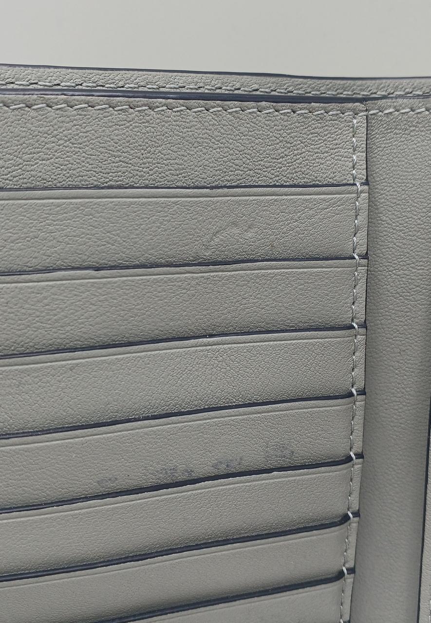 汚れ、凹みあり