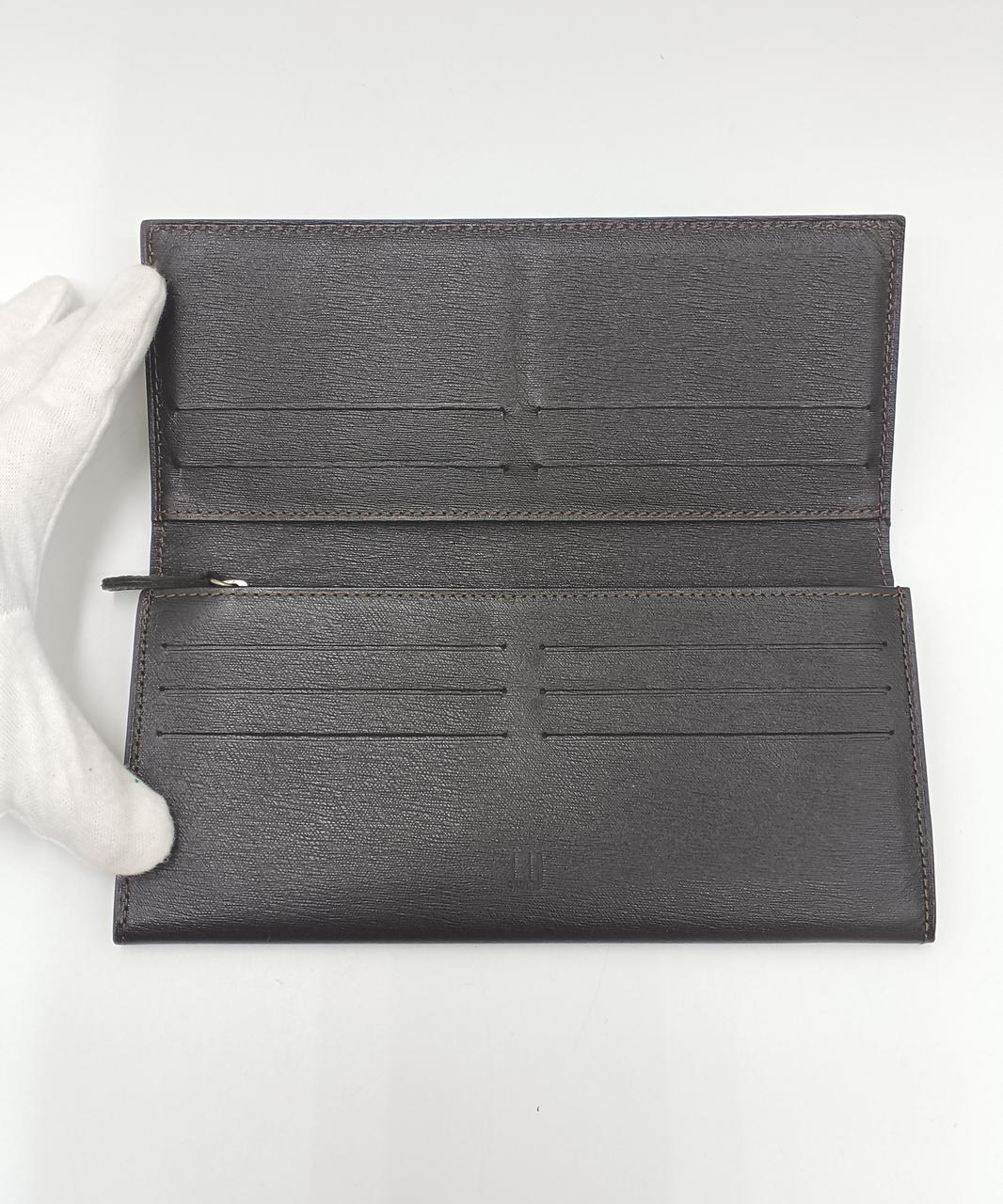 開き部分にカードポケット10箇所