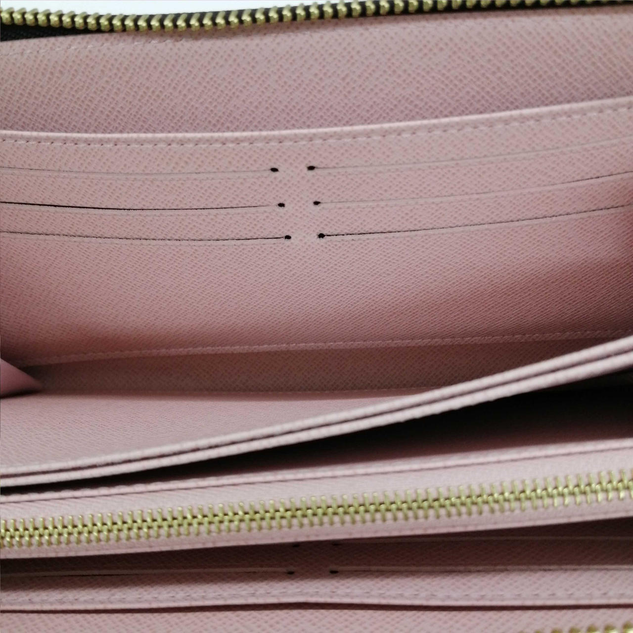 ルイヴィトン(LOUIS VUITTON)|モノグラム長財布 ジッピー