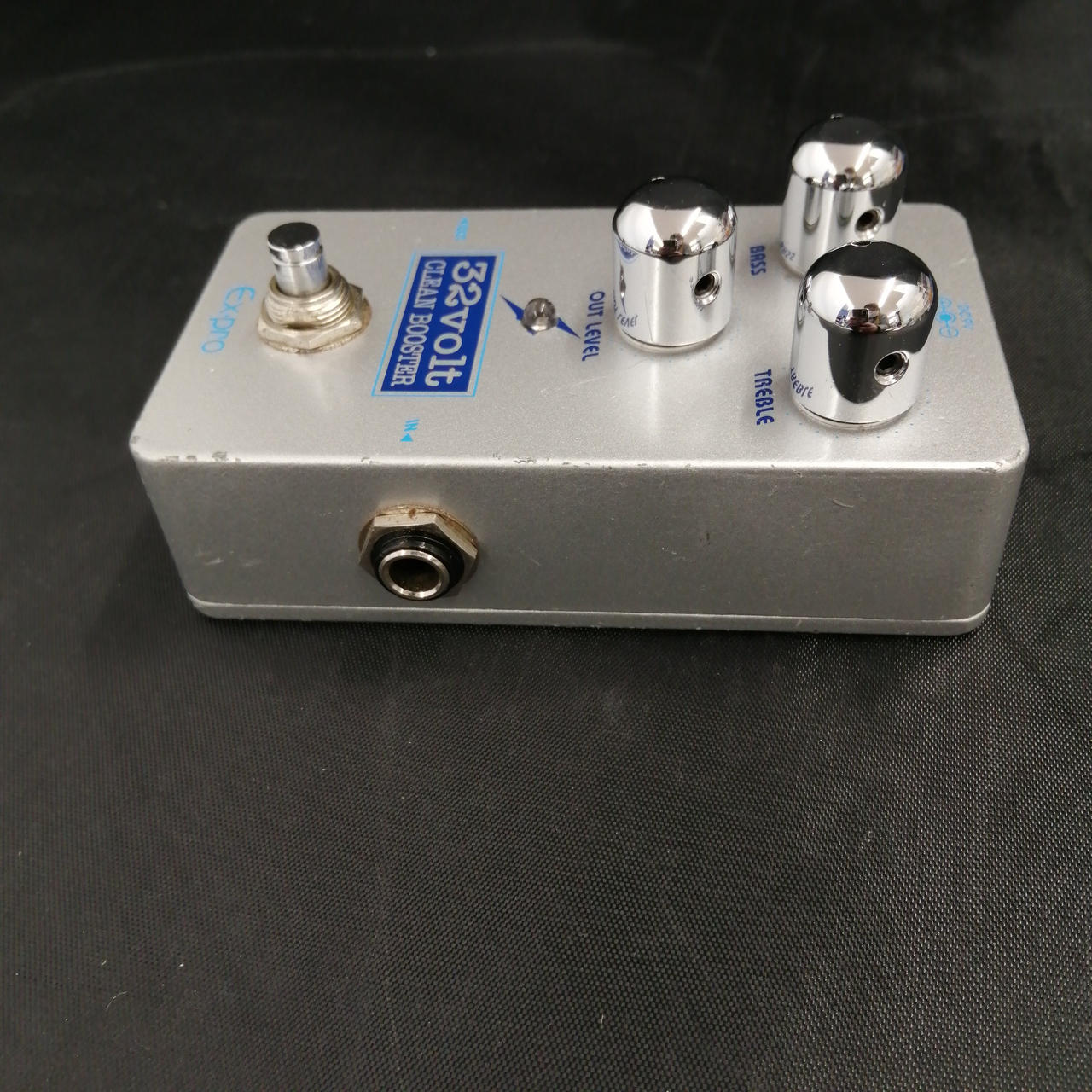 キズあります。