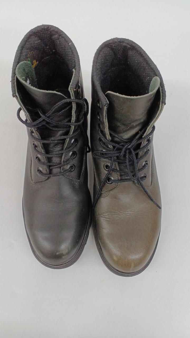 左足に変色あり