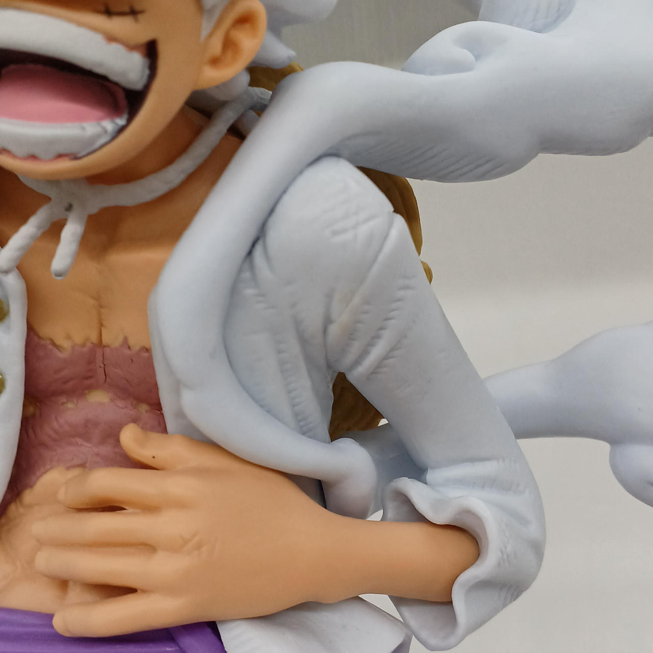 左脇に汚れあります。