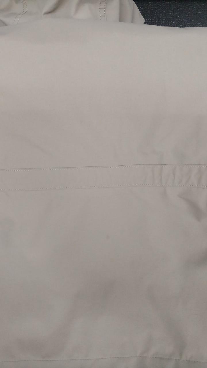 背面右下にシミあります。